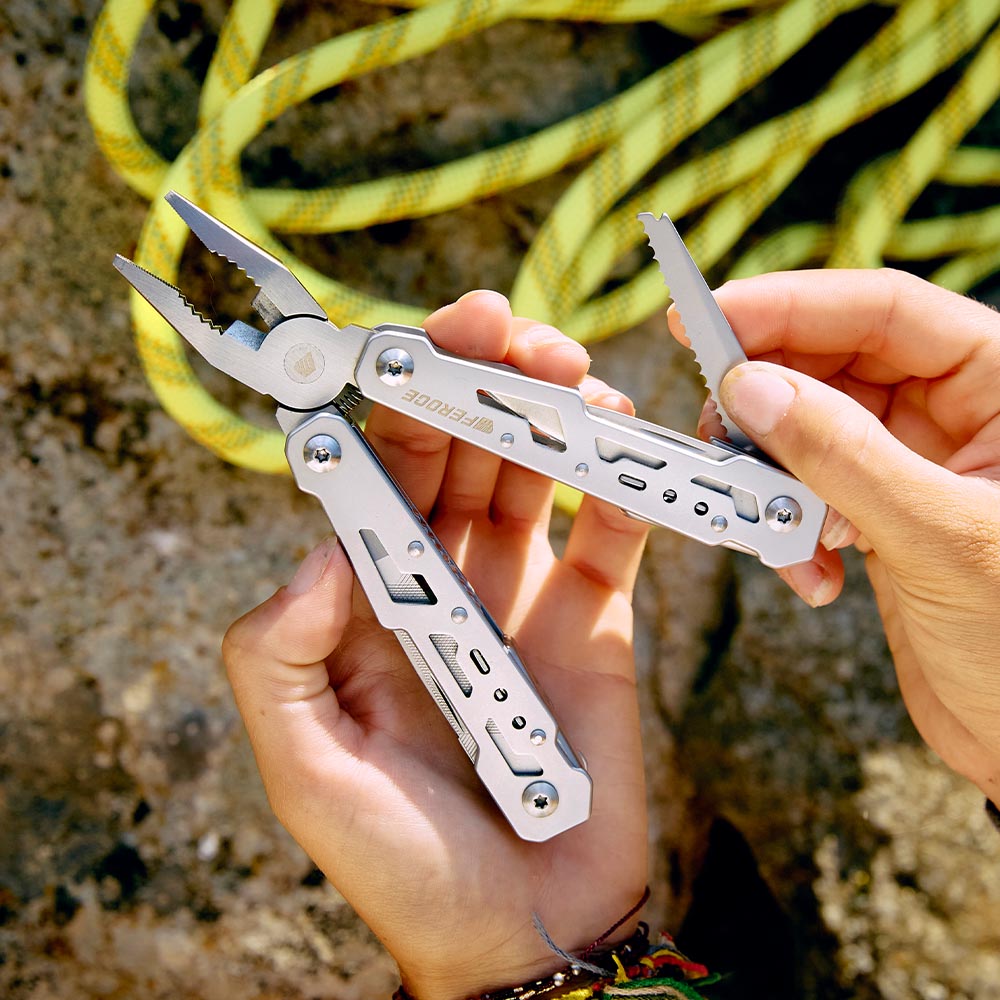 Pince multifonctions 15 outils - Étui en tissu