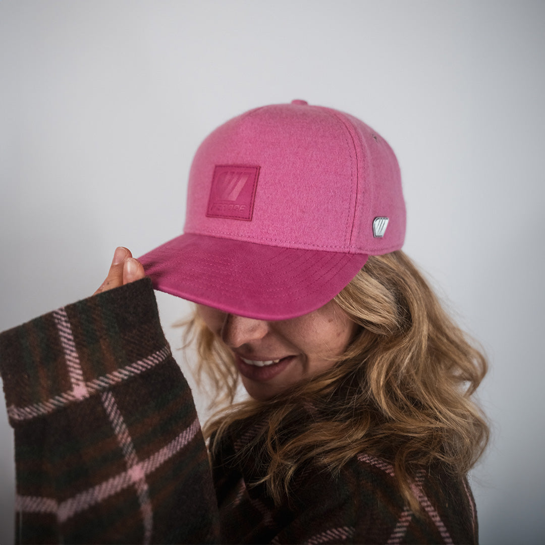 Casquette Sirocco cuir & laine - rose FEROCE portée de profil
