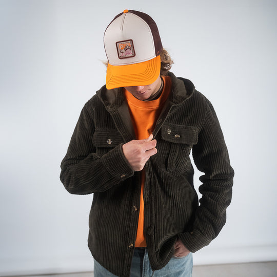 Casquette trucker Le Vent La Vague - orange FEROCE portée de face