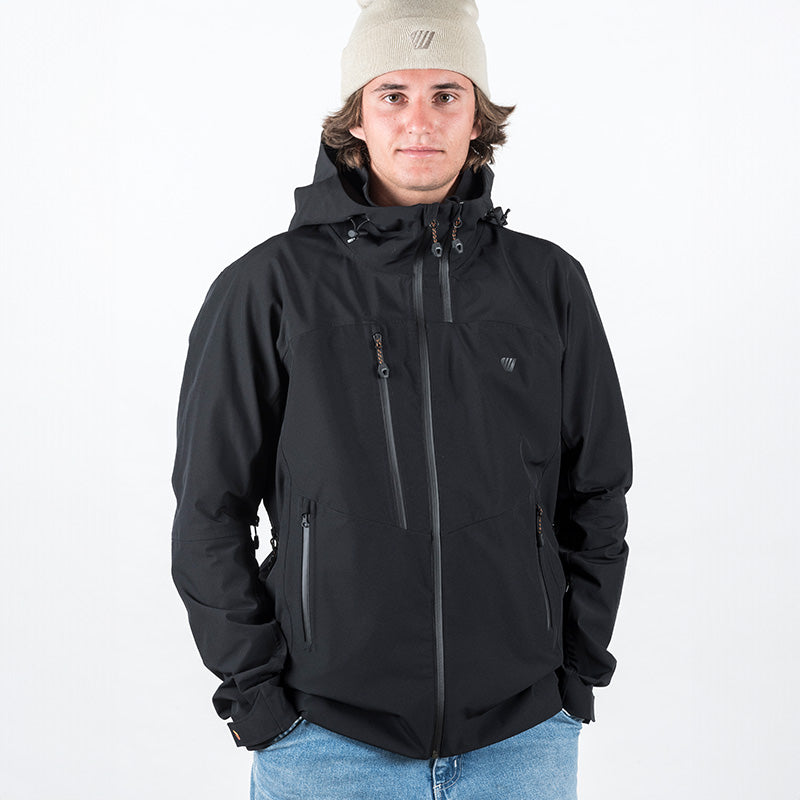 Veste 3 couches Tech' - noire FEROCE portée de face