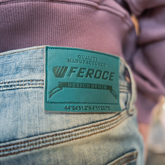 Jean denim selvedge Lukla - délavé FEROCE détail patch logo