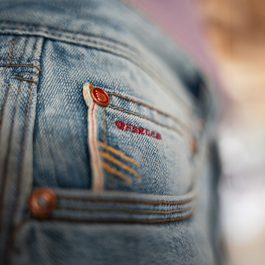 Jean denim selvedge Lukla - délavé FEROCE détail patch logo