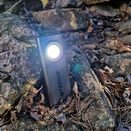 Lampe torche LED rechargable support magnétique FEROCE éclairage extérieur nuit