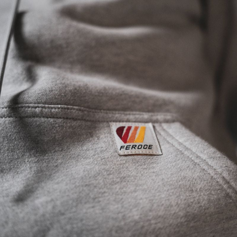 Sweat à capuche Hoodie - Gris clair FEROCE détail logo
