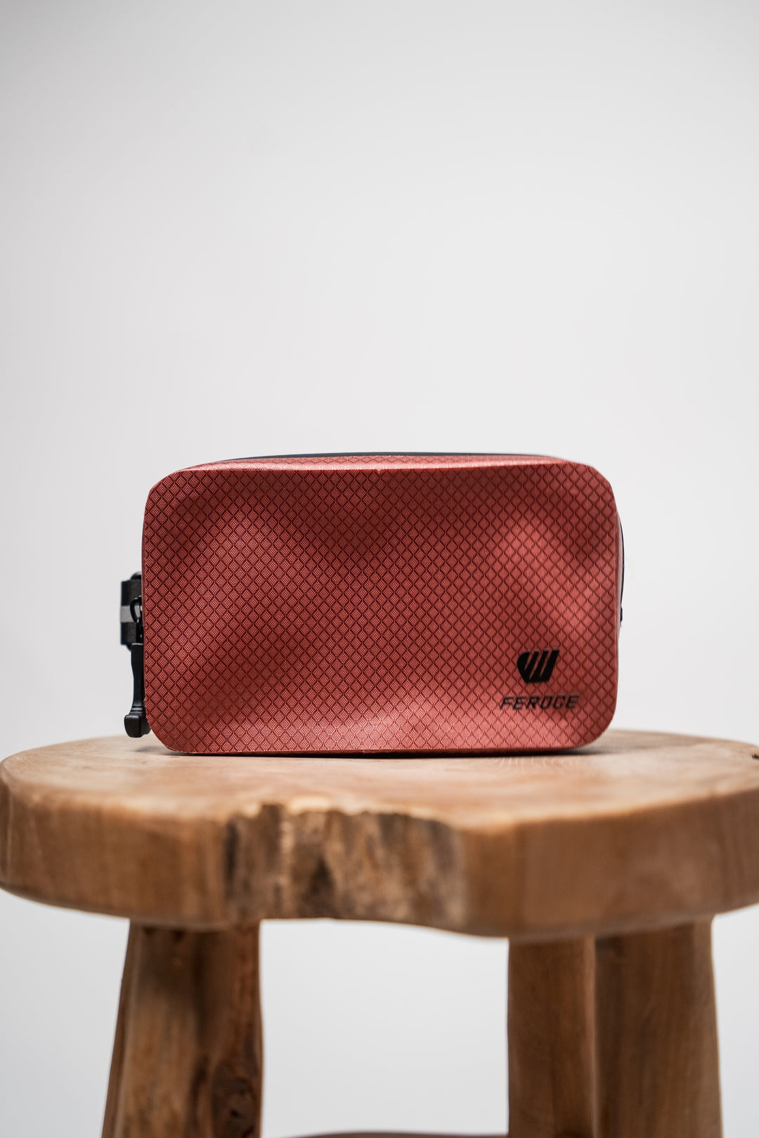 pochette Leoube étanche IPX6 rose coraille vue produit