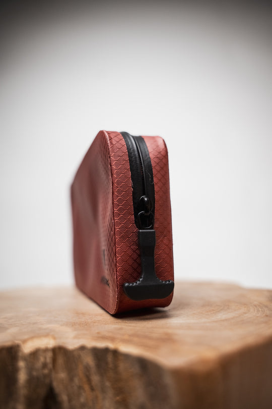 pochette Leoube étanche IPX6 rose coraille vue profil