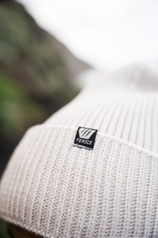 Bonnet à grosse maille MANASLU crème, logo FEROCE.
