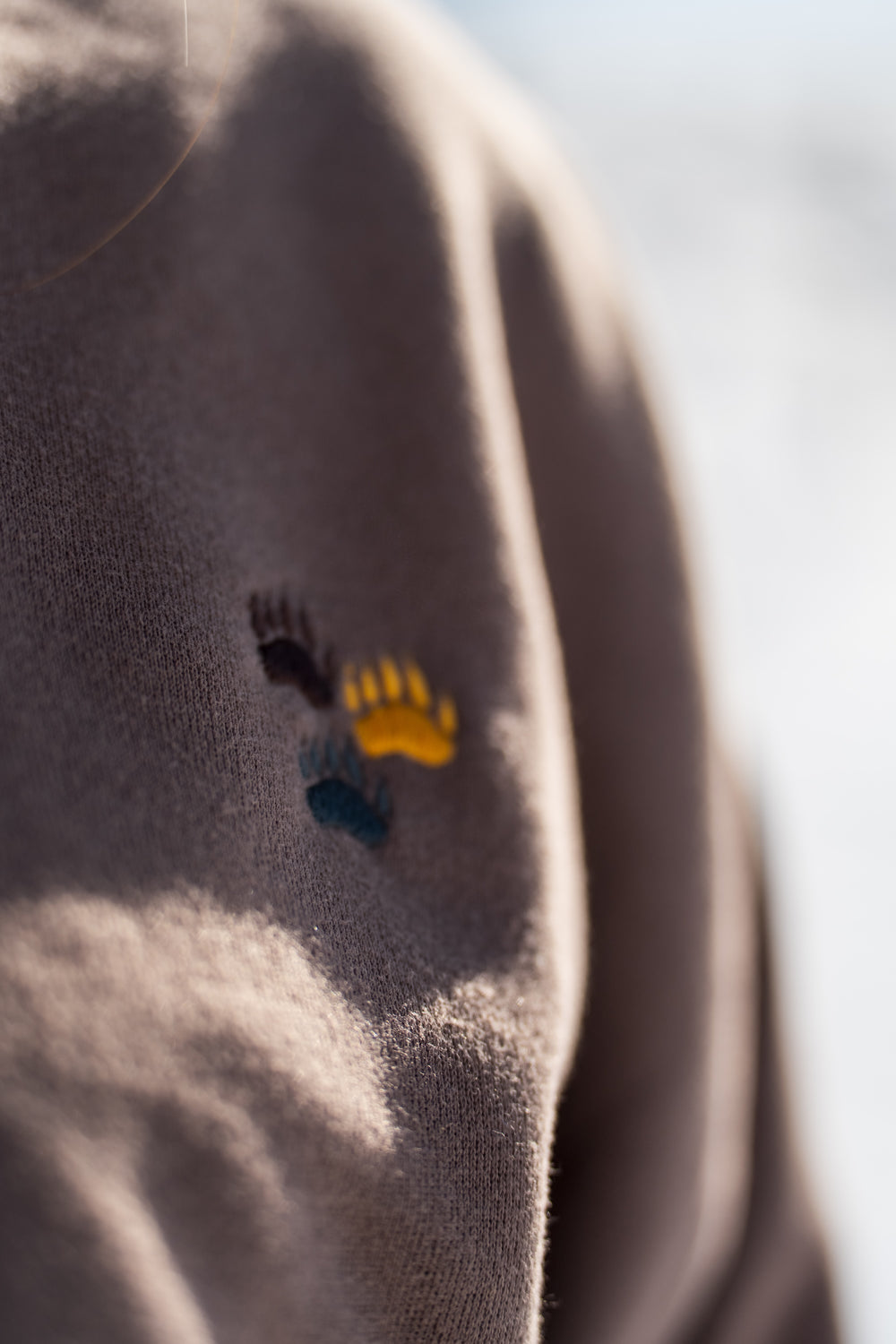 hoodie Yellowstone marron détail logo poitrine brodé