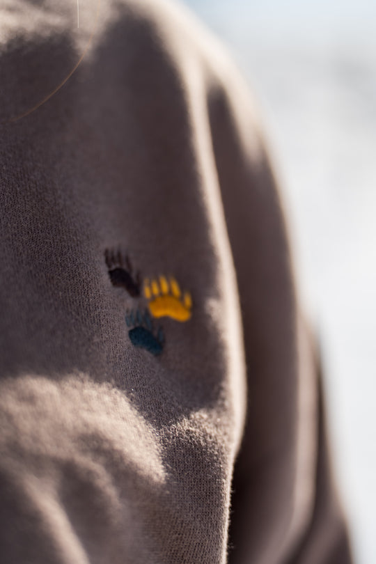 hoodie Yellowstone marron détail logo poitrine brodé