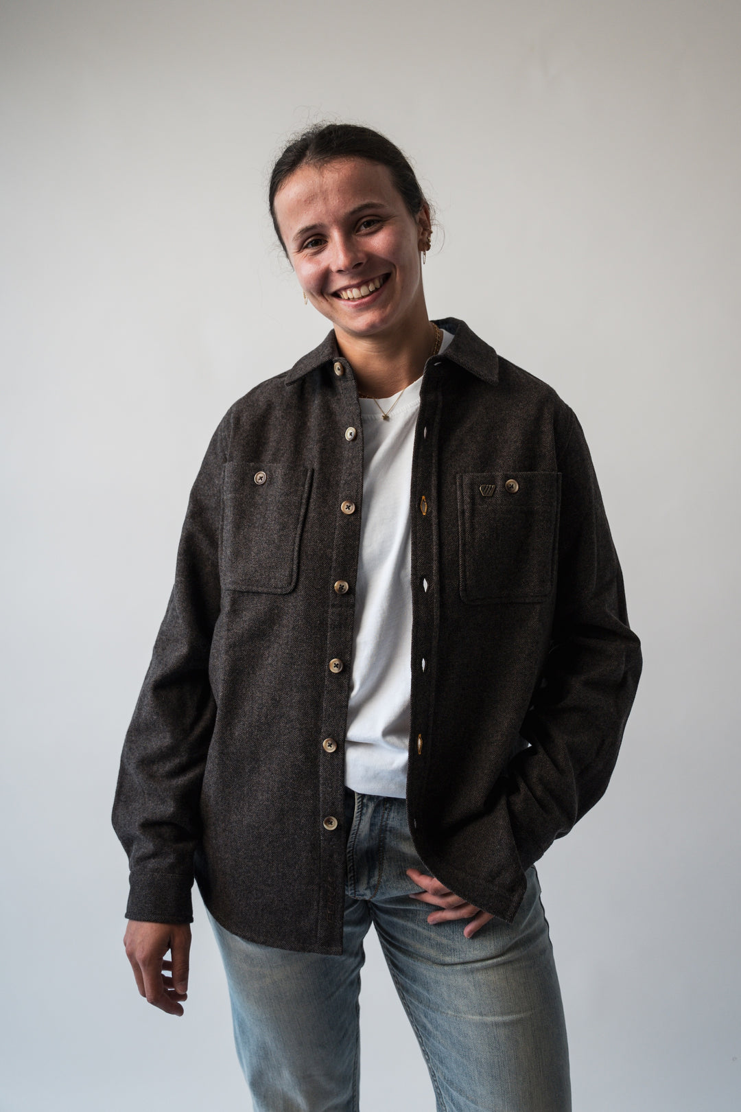 Chemise MEZENC en laine - marron FEROCE portée de face