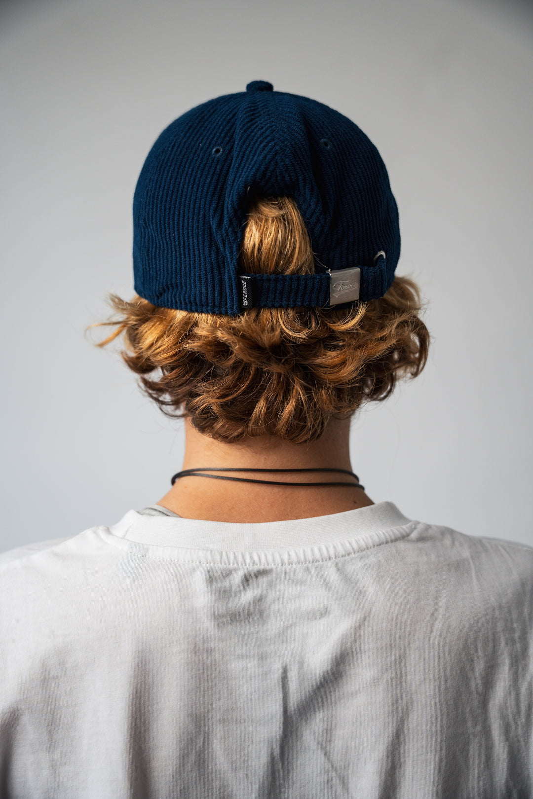 Casquette velours Bena - Bleu FEROCE vue arrière avec réglage