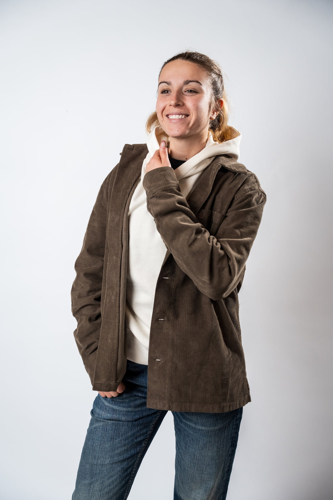 Chemise Velours Bronco - Olive foncée portée vue de face