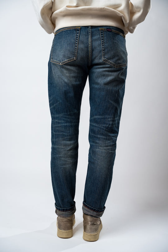 Jean Denim selvedge Lukla - Bleu vieilli FEROCE porté vue de dos