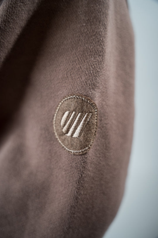 hoodie Yellowstone marron détail logo manche