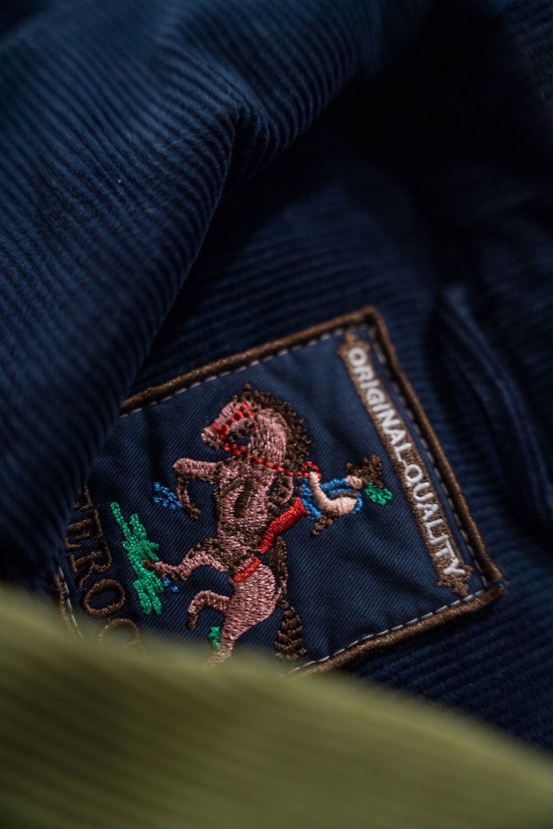 Chemise Velours Bronco - Bleu Pétrole FEROCE détail étiquette brodée