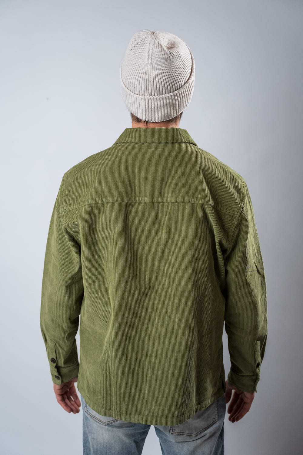 Chemise Velours Bronco - Vert sauge portée vue de dos
