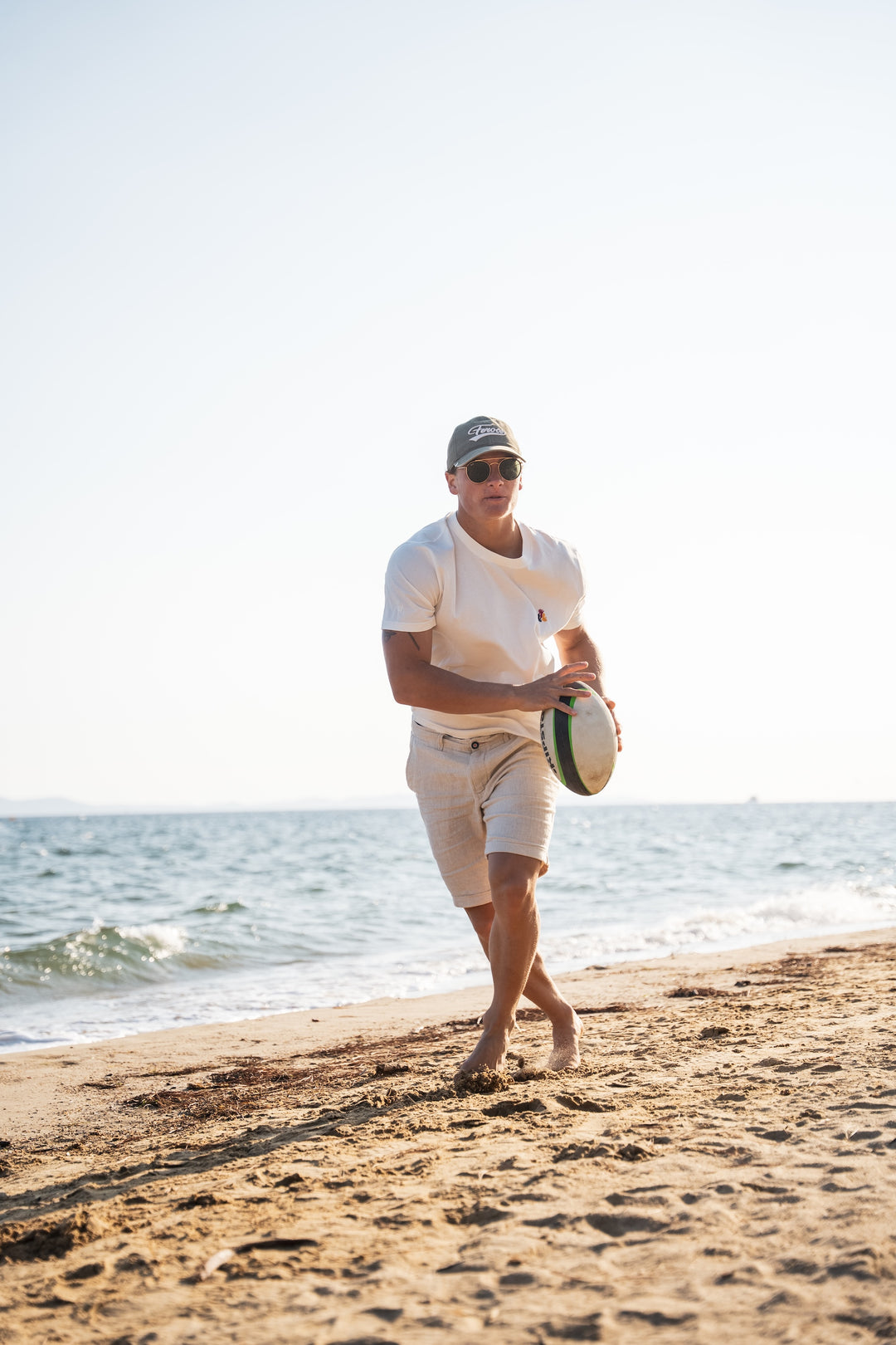 Casquette en Tissu Gaou - Verte portée sur la plage