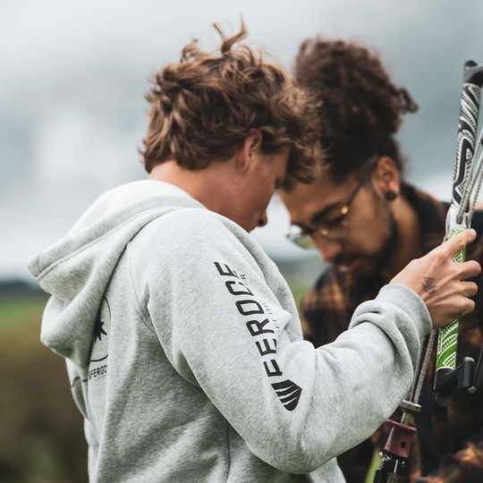 Sweat à capuche Hoodie - Gris clair FEROCE vue de côté