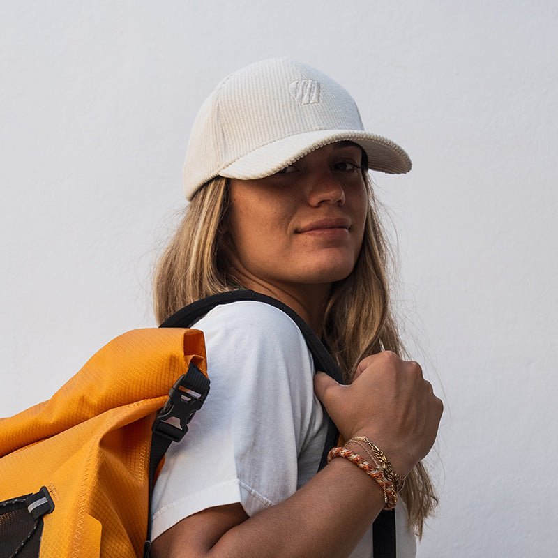 Casquette Alizée velours cotelé - crème FEROCE portée femme profil