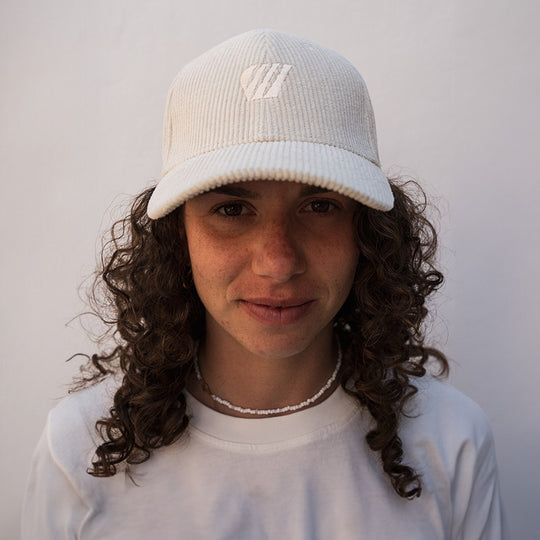 Casquette Alizée velours cotelé - crème FEROCE portée face