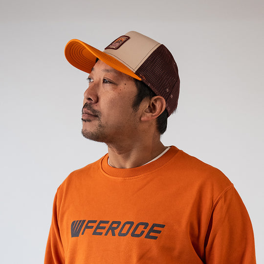 Casquette trucker Le Vent La Vague - orange FEROCE portée de profil