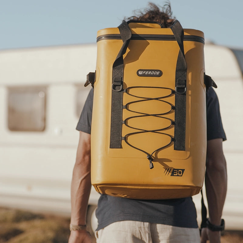 glacière souple Lignon 30L - jaune utilisation en randonnée