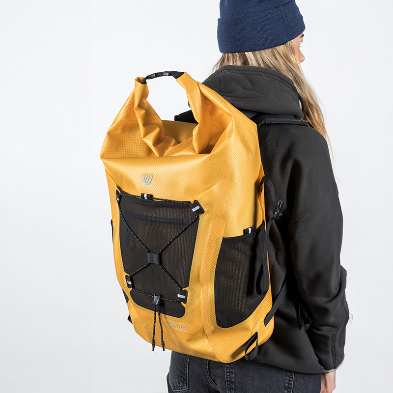 Sac à dos étanche IPX6 Kiteloop 27L - orange FEROCE porté de dos