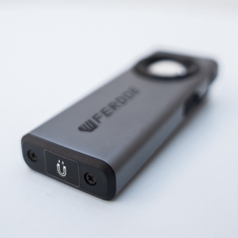 Lampe torche LED rechargable support magnétique FEROCE vue port recharge