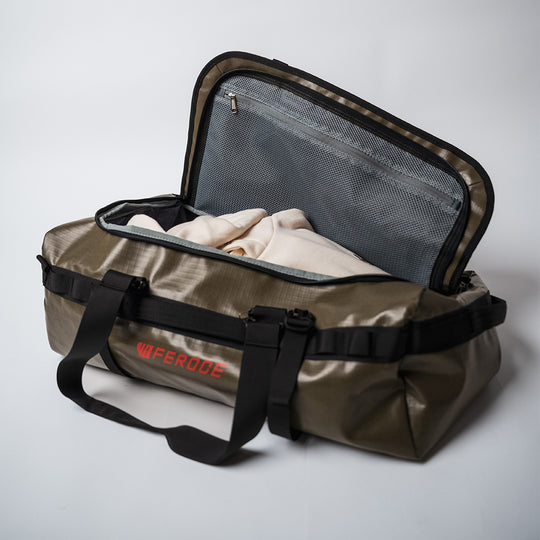 Sac Duffel Velay 40L - Kaki FEROCE ouvert avec compartiment principal